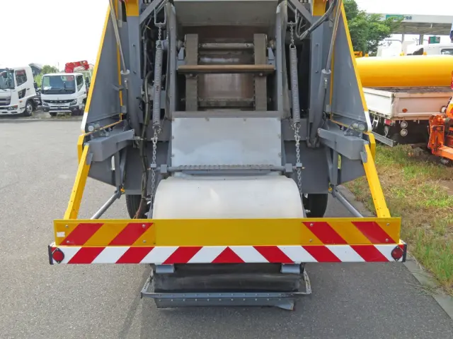 主ブラシの状態です。|いすゞ フォワード 2PG-FRR90T2改(2WD)の写真14