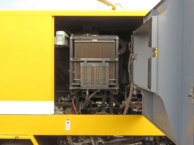 運転席側内部の状態です。|いすゞ フォワード 2PG-FRR90T2改(2WD)の写真16