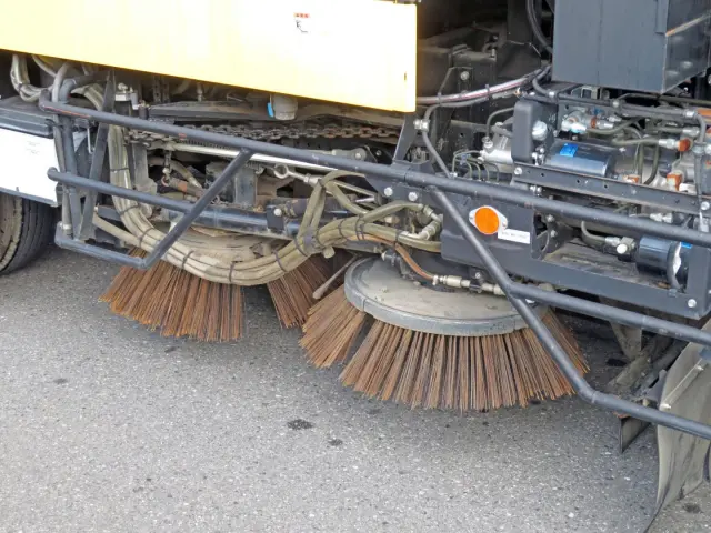 ブラシを格納した状態です。|いすゞ フォワード 2PG-FRR90T2改(2WD)の写真20