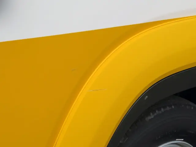 助手席ドアフェンダーにキズがあります。|いすゞ フォワード 2PG-FRR90T2改(2WD)の写真39