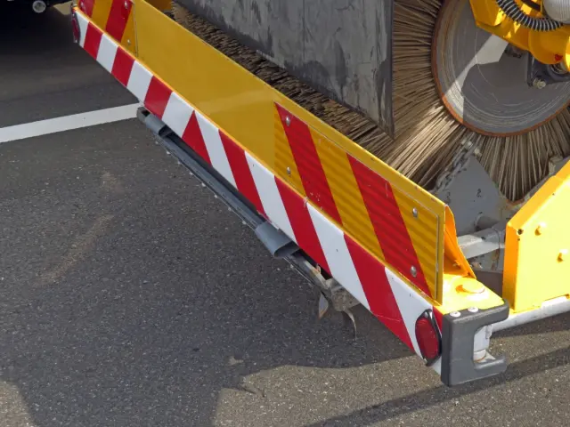 反射板に細かいキズがあります。|いすゞ フォワード 2PG-FRR90T2改(2WD)の写真47