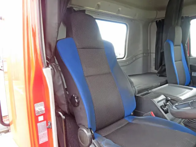 背もたれの状態です。|いすゞ ギガ QKG-EXD52BD(2WD)の写真26