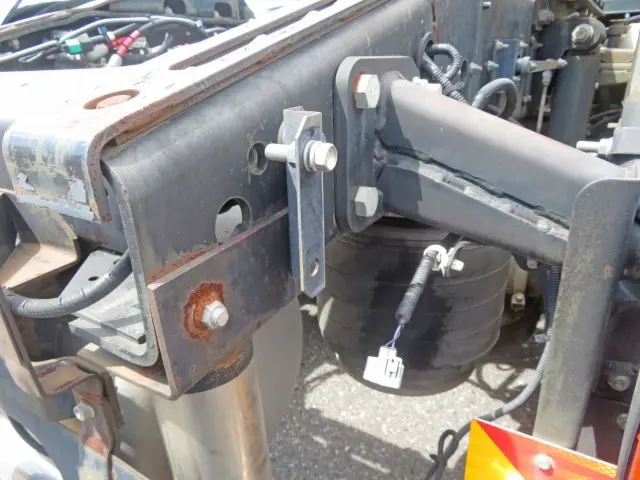 運転席側のバックランプが欠品しています。|いすゞ ギガ QKG-EXD52BD(2WD)の写真39