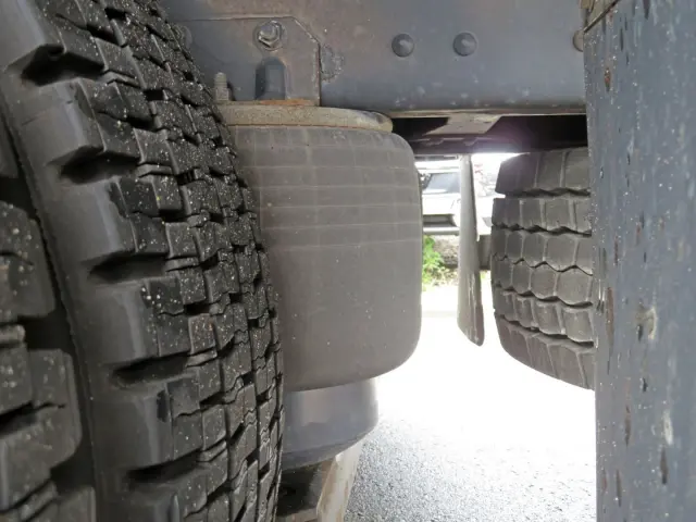 エアサスです。|三菱 ファイター 2KG-FK65FZ(2WD)の写真5