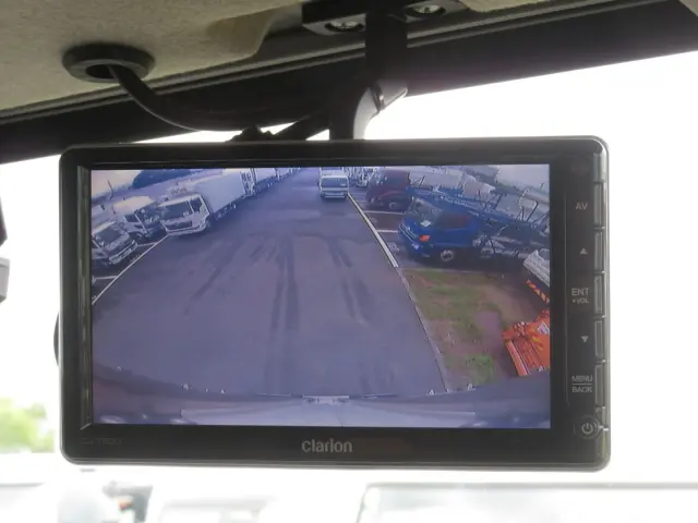 液晶バックモニター付きです。|三菱 ファイター 2KG-FK65FZ(2WD)の写真26