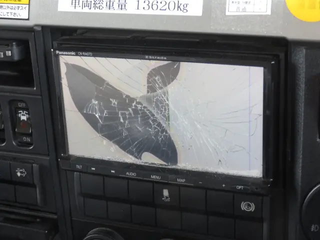 ナビ付です。(画面が割れており作動不良です)|三菱 ファイター 2KG-FK65FZ(2WD)の写真27
