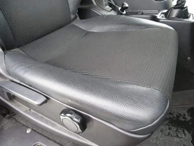 運転席座面の状態です。|三菱 ファイター 2KG-FK65FZ(2WD)の写真36
