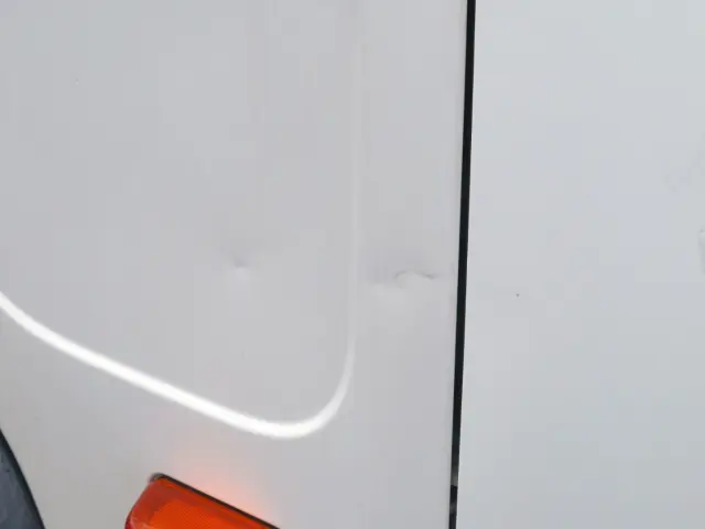 運転席ドア前側に軽いヘコミがあります。|三菱 ファイター 2KG-FK65FZ(2WD)の写真38