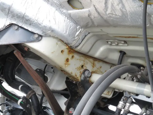 キャブ底面の状態です。|三菱 ファイター 2KG-FK65FZ(2WD)の写真40