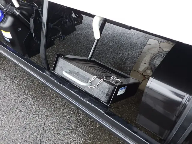 アウトリガーベース収納スペース付きです。|日野 レンジャー 2PG-FC2ABA(2WD)の写真16