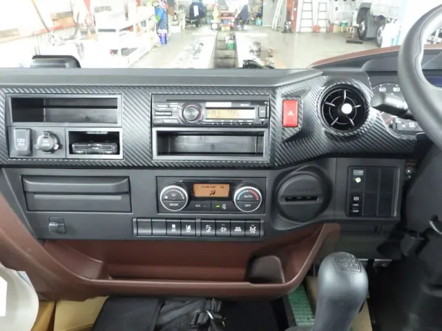 パネル周りの状態です。|日野 レンジャー 2PG-FC2ABA(2WD)の写真41