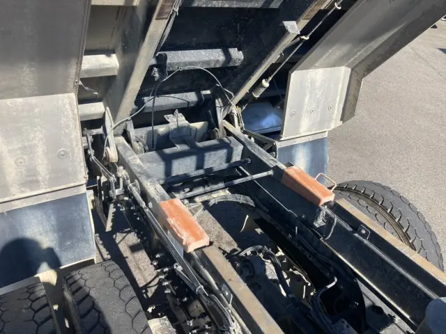 日野 プロフィア 2DG-FS1EGA(6x4)の写真18