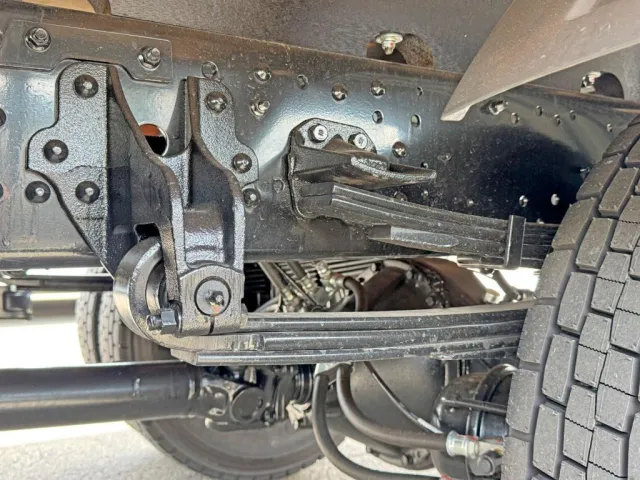 リーフサスです。|三菱 ファイター 2KG-FK62F(2WD)の写真5