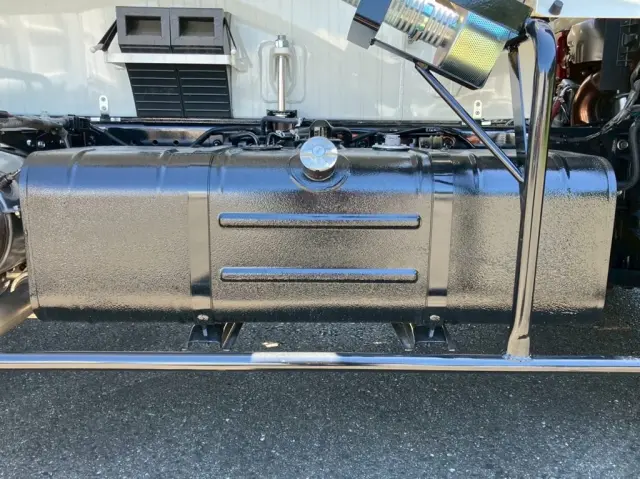 燃料タンクは100Lです。|日野 デュトロ 2KG-XZU700M(2WD)の写真20
