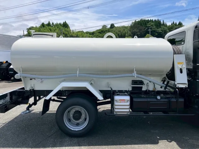 タンクの外観状態です。（運転席側）|日野 デュトロ 2KG-XZU700M(2WD)の写真12