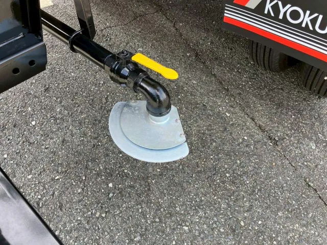 後方は重力散水です。|日野 デュトロ 2KG-XZU700M(2WD)の写真18