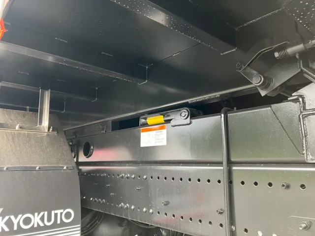 シャーシとネタの状態です。|日野 プロフィア 2DG-FS1AHEの写真6