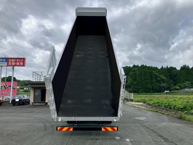 床は鉄板です。|日野 プロフィア 2DG-FS1AHEの写真8