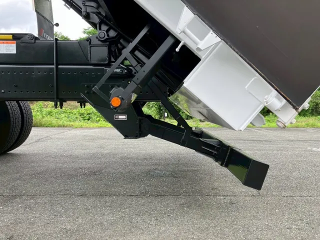 リヤバンパーは可倒式です。|日野 プロフィア 2DG-FS1AHEの写真14