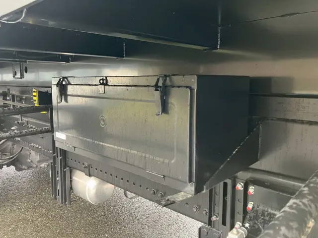 日野 プロフィア 2DG-FS1AHEの写真17