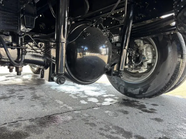 リースサスです。|日野 デュトロ 2KG-XZU700M(2WD)の写真5