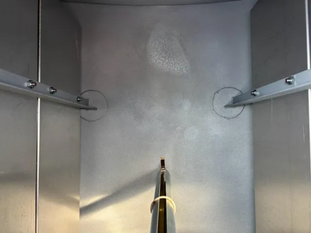 タンク内部の状態です。(2室目)|日野 デュトロ 2KG-XZU700M(2WD)の写真9