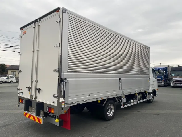 門口、丁番、ロッドはステンレスです|三菱 ファイター 2KG-FK65F(2WD)の写真4