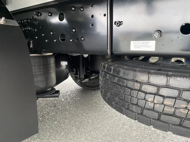 リアエアサスです|三菱 ファイター 2KG-FK65F(2WD)の写真6