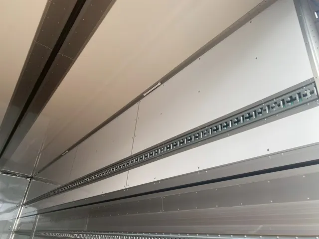 作業灯はLEDで羽根のコーナーに付いてます|日野 プロフィア 2DG-FR1AHCの写真8