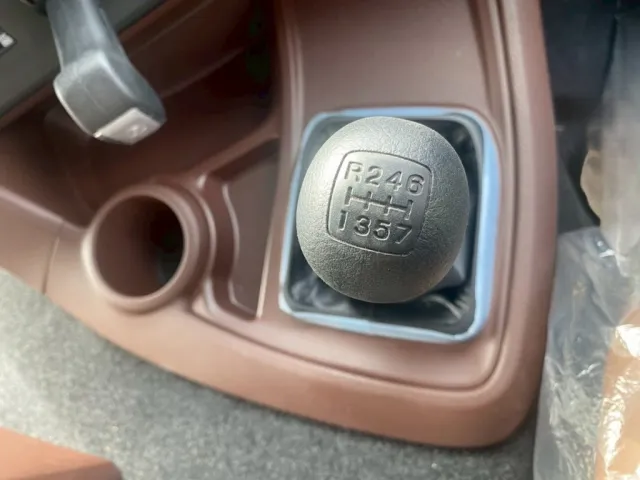 7速MTです|日野 プロフィア 2DG-FR1AHCの写真23