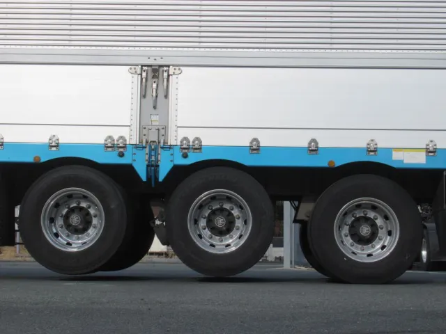 リフトした状態、最後軸が残ります|トレクス  PFB34118改の写真14