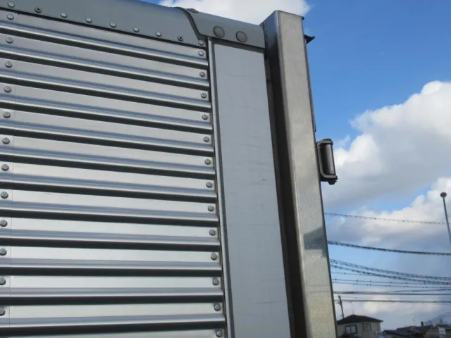 ウイング左後方にすり傷があります|トレクス  PFB34118改の写真23