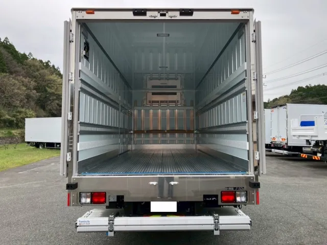 門口周りはステンレス製です。|日野 レンジャー 2KG-FD2ABG(2WD)の写真12