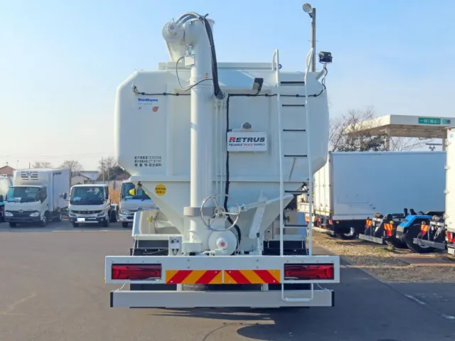 積載物は配合飼料です。|三菱 スーパーグレート 2PG-FV84VZの写真17