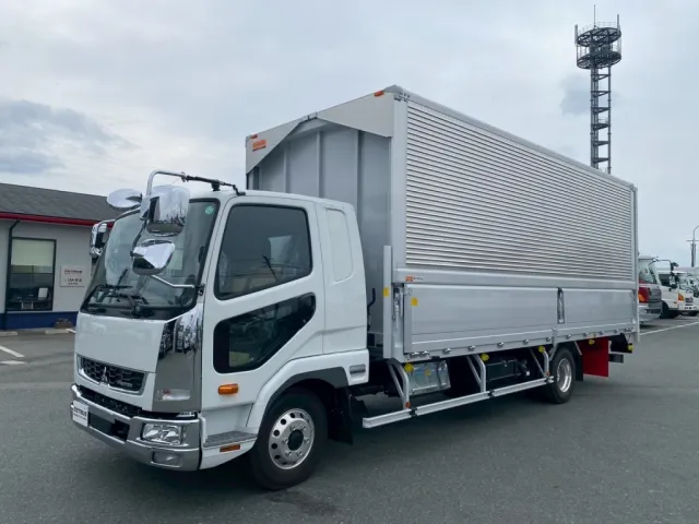 ベッド付キャブです|三菱 ファイター 2KG-FK65F(2WD)の写真1