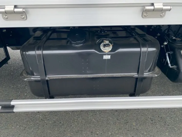 燃料タンクは200Lです|三菱 ファイター 2KG-FK65F(2WD)の写真11