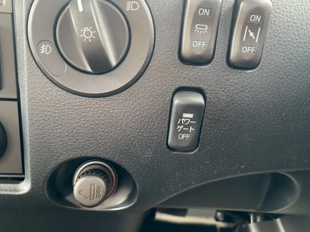 パワーゲートのスイッチ|三菱 ファイター 2KG-FK65F(2WD)の写真20
