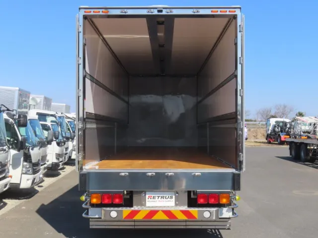 門口周り・リアステップはステンレス製です。|三菱 スーパーグレート 2PG-FU74HZの写真9