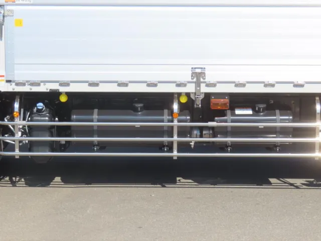 燃料タンクは300Lと200Lが付いています。|三菱 スーパーグレート 2PG-FU74HZの写真14