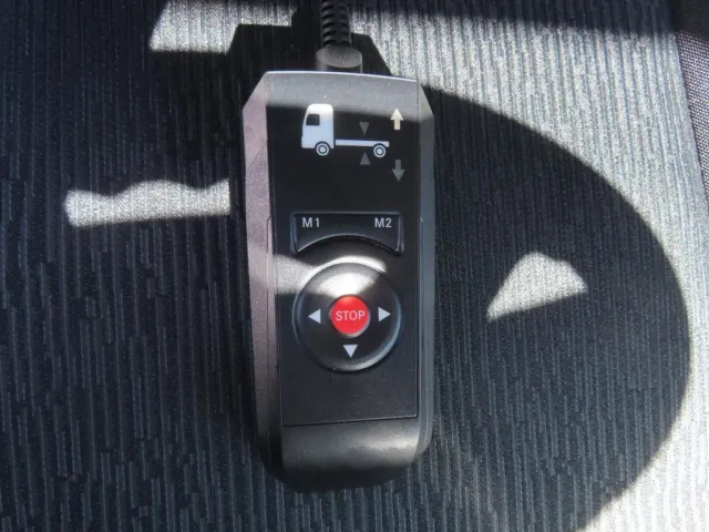 エアサスのコントローラーです。|三菱 スーパーグレート 2PG-FU74HZの写真15
