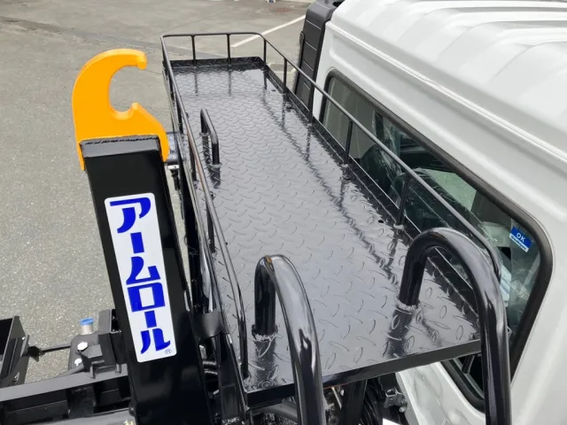 キャブバックステップ上部踊り場の状態です。|三菱 ファイター 2KG-FK72F(2WD)の写真9