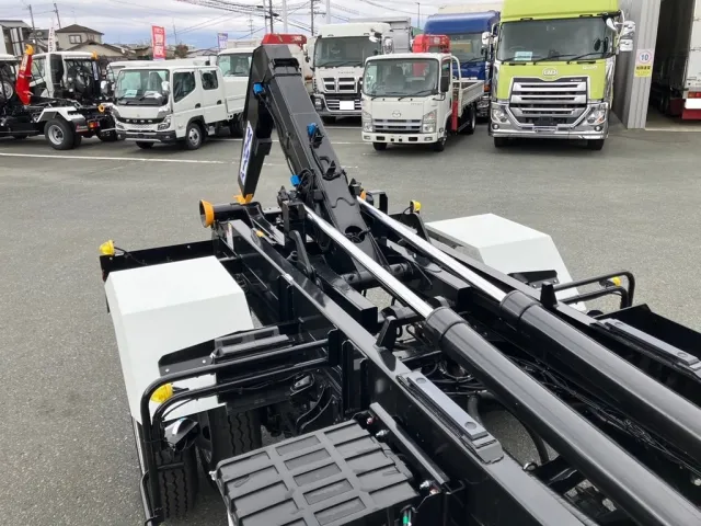 ツインシリンダーです。|三菱 ファイター 2KG-FK72F(2WD)の写真11