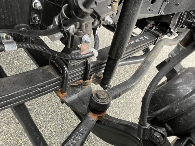 右フロント足周りに置き錆があります。|三菱 ファイター 2KG-FK72F(2WD)の写真14