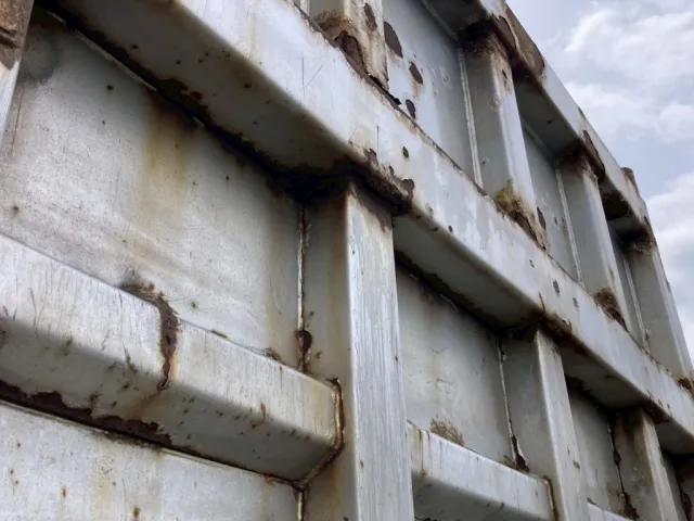 スチフナー溶接部にサビ、亀裂が有ります|東邦  TF2523改の写真22