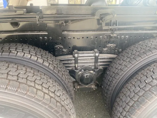 リーフサス廻り|日野 プロフィア 2DG-FS1AGEの写真10