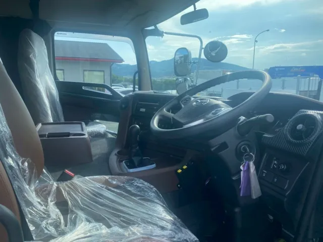 室内|日野 プロフィア 2DG-FS1AGEの写真11