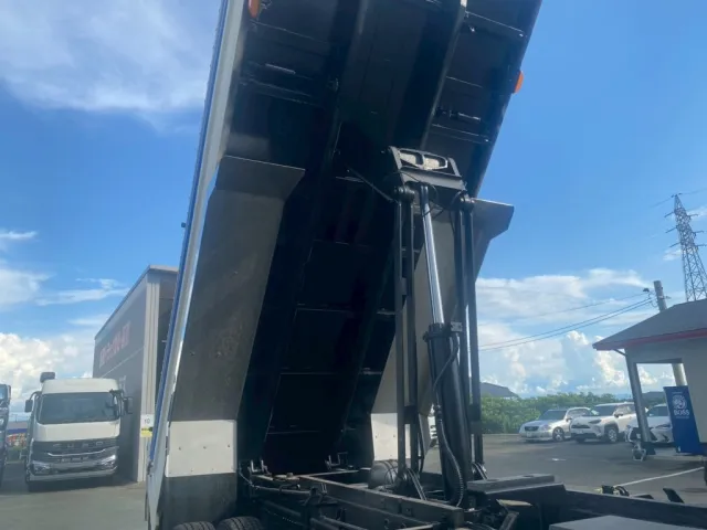 ボディー裏側|日野 プロフィア 2DG-FS1AGEの写真20