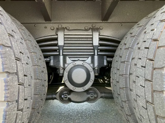 リーフサスです。|三菱 スーパーグレート 2PG-FY70HYの写真5