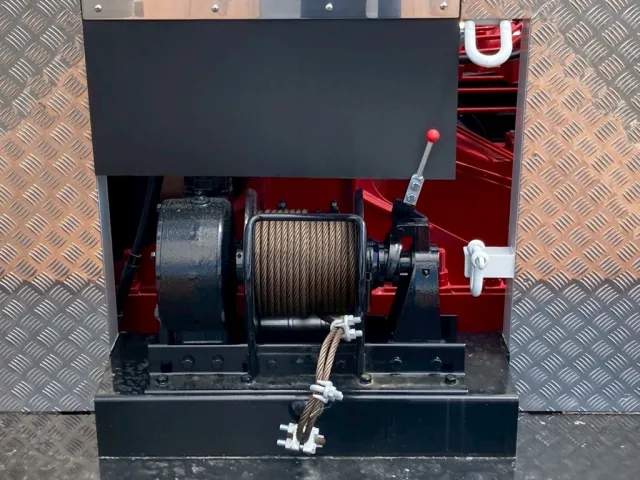 ウィンチ付きです。|三菱 スーパーグレート 2PG-FY70HYの写真13