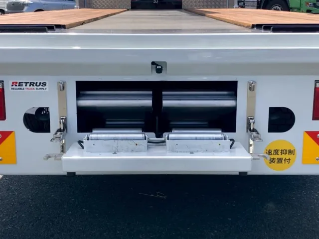 歩み板格納庫付きです。|三菱 スーパーグレート 2PG-FY70HYの写真17